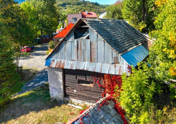 4 640m2 pozemok + 3 stavby pod Banskoštiavnickou kalváriou