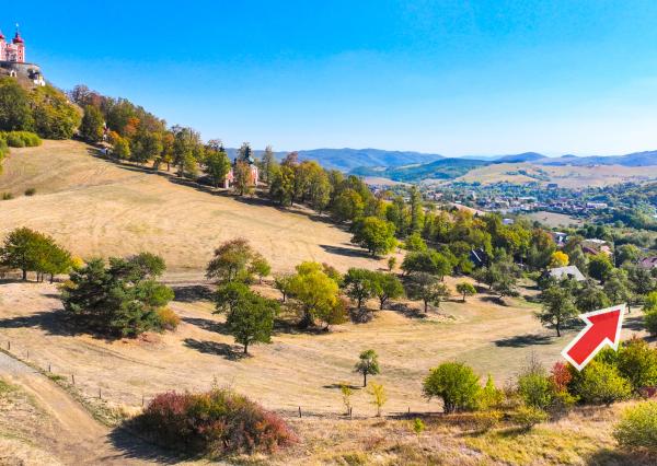 4 640m2 pozemok + 3 stavby pod Banskoštiavnickou kalváriou