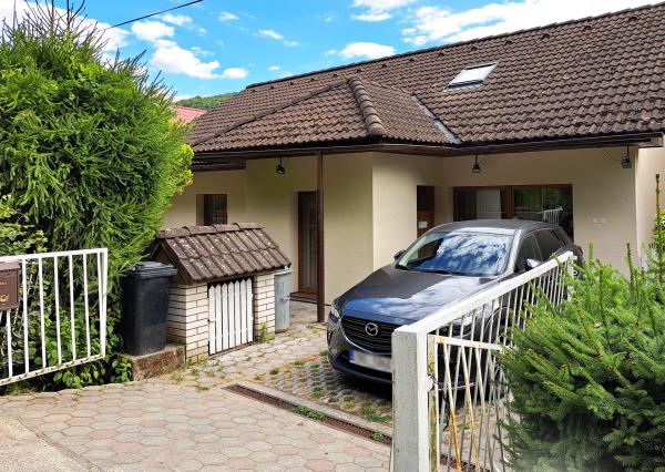 Dvojgeneračný rodinný dom, Hodruša-Hámre